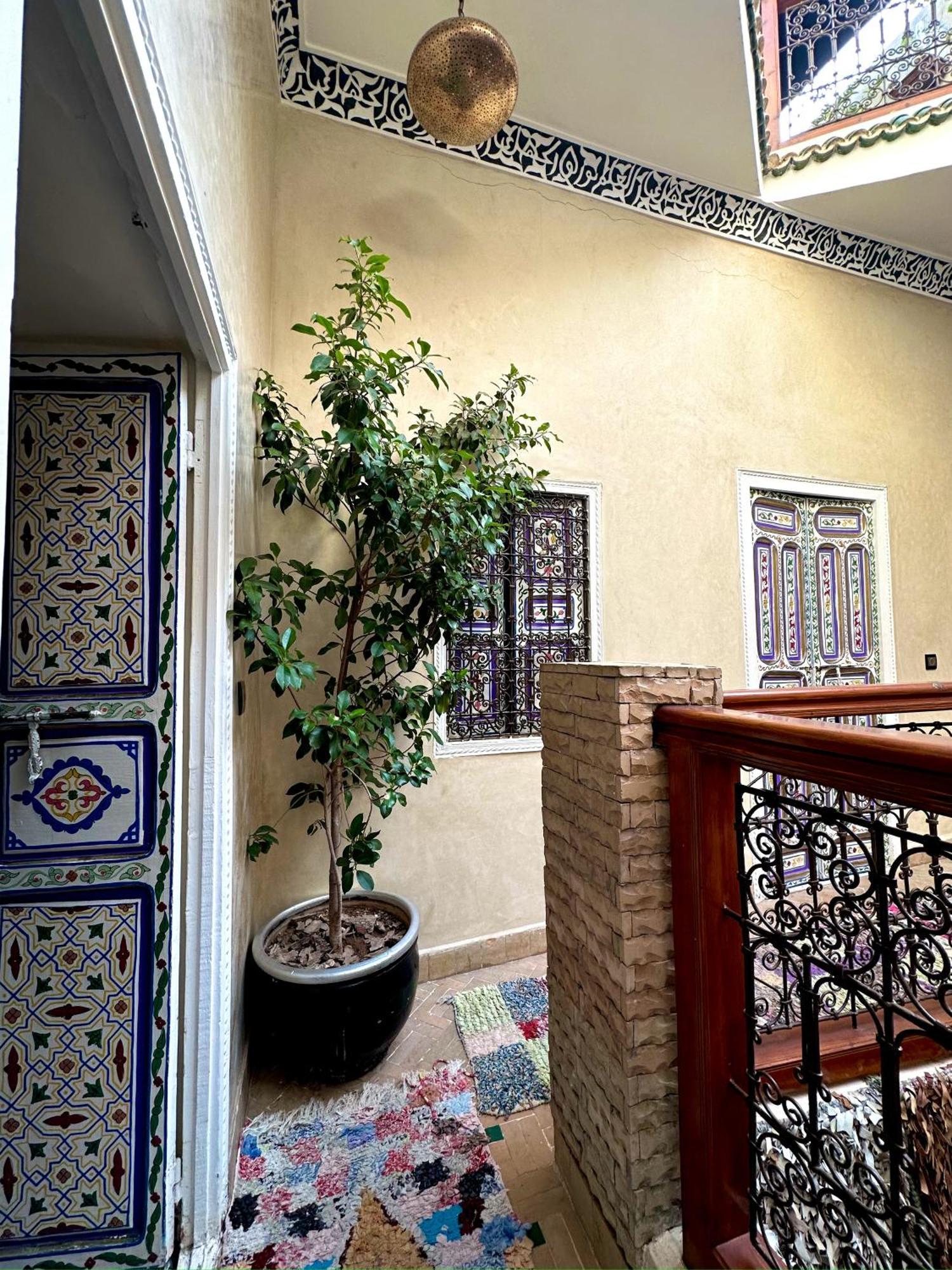 马拉喀什 本萨利赫摩洛哥传统庭院住宅酒店 外观 照片