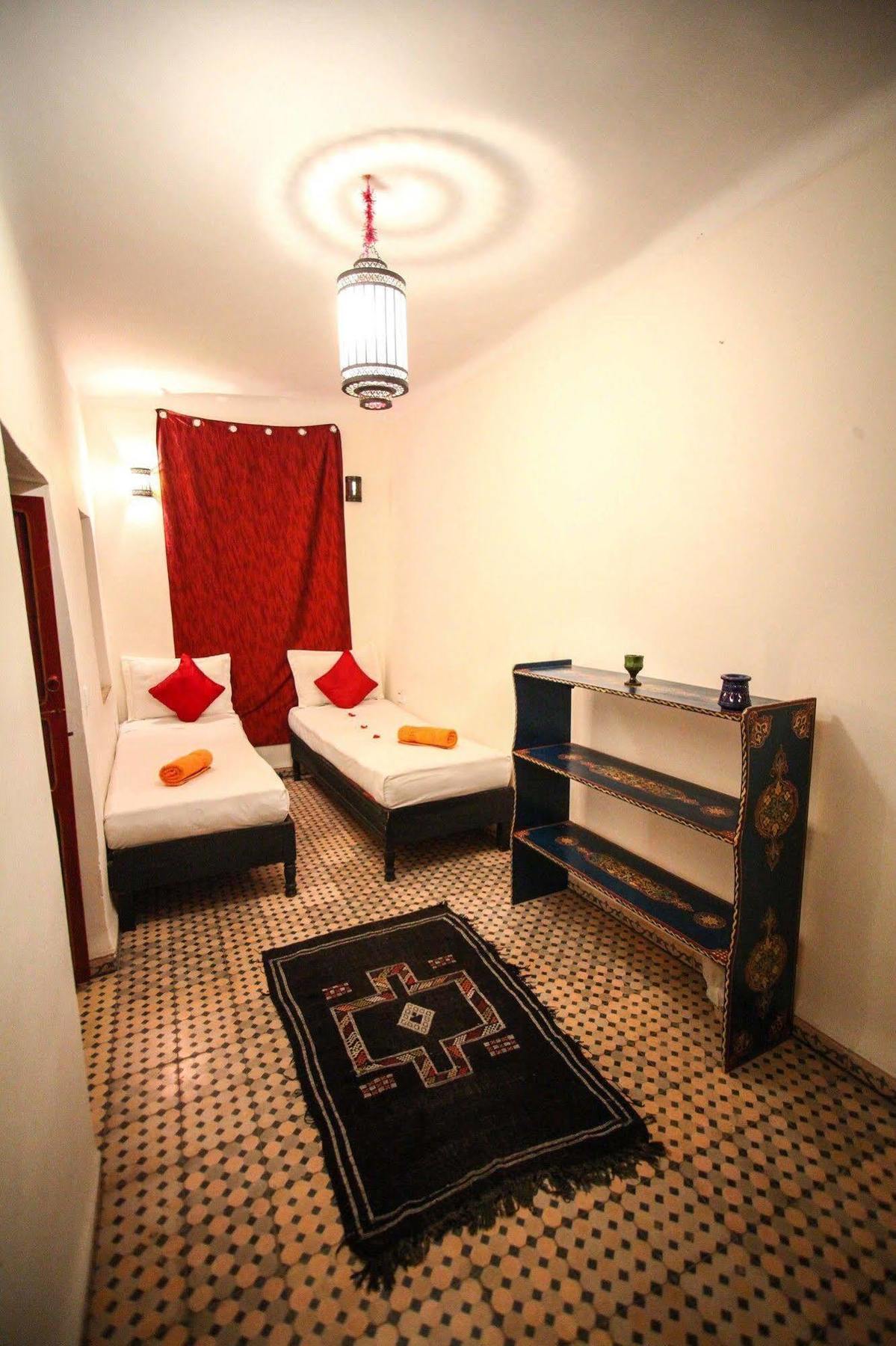 马拉喀什 本萨利赫摩洛哥传统庭院住宅酒店 外观 照片